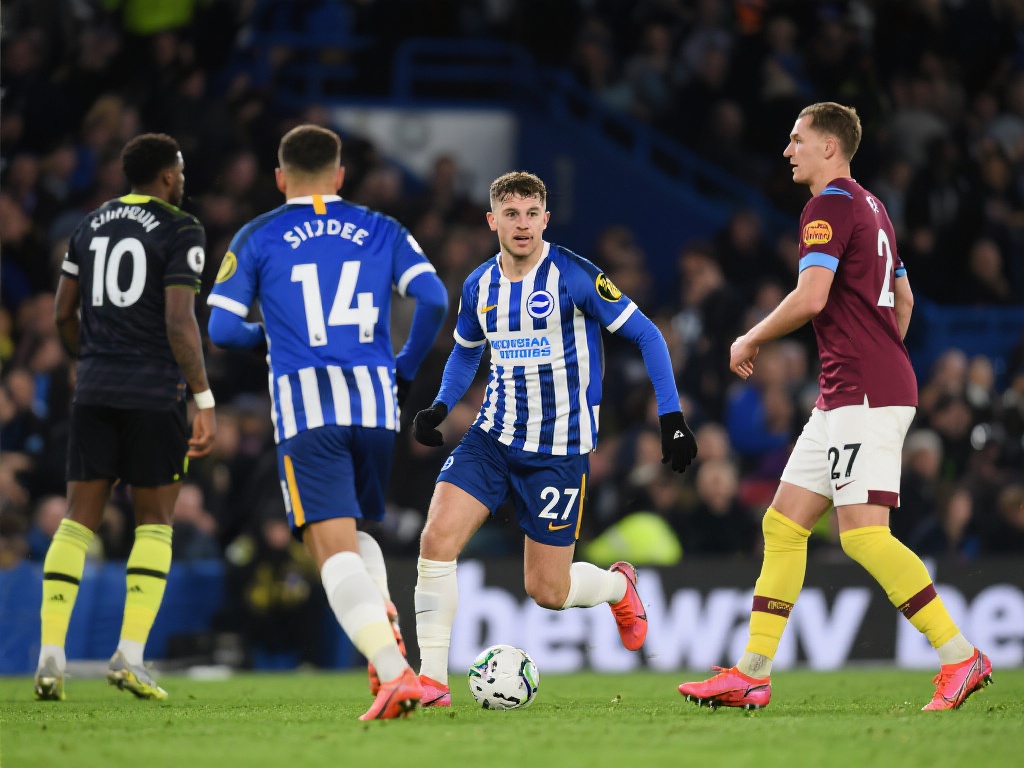 英超身份名片：揭秘球员的户口本故事