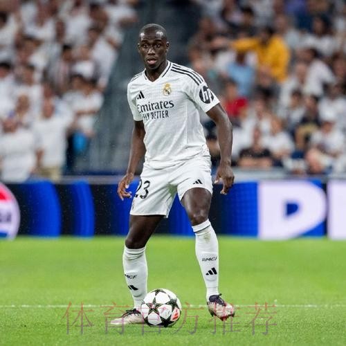 阿斯：皇马无意续约33岁阿拉巴 他可能踢中场